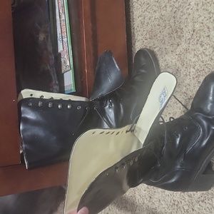 Black boots (victorian[?])